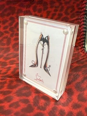 LOW START CHRISTIAN LOUBOUTIN Card in the Case